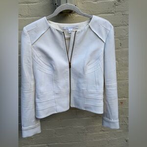 Stunning Diane Von Furstenberg fitted blazer jacket in cream